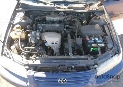 1998 Toyota Camry Le z USA, uszkodzony, nr VIN 4T1BG22K7WU355548